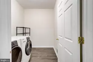 100 Forest Dr, Piscataway Township, NJ 08854 - Photo 19