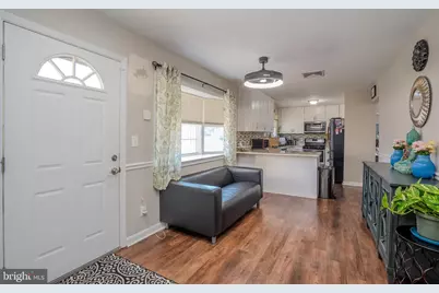 17 Cambridge Road, Kendall Park, NJ 08824 - Photo 11