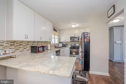 17 Cambridge Road, Kendall Park, NJ 08824 - Photo 13