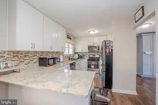 17 Cambridge Rd, Kendall Park, NJ 08824 - Photo 13