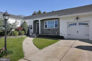 824 Evergreen Ct, North Brunswick Township, NJ 08902 - Photo 3