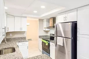 307 Modele Plaza, Monroe Township, NJ 08831 - Photo 11