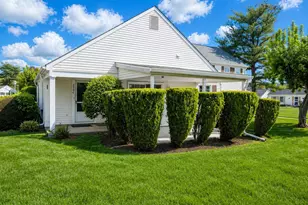 220 Manchester Ln, Monroe Township, NJ 08831 - Photo 3