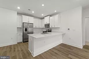 27205 Radford, Monroe Township, NJ 08831 - Photo 7