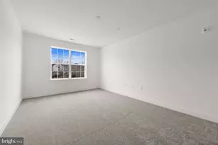 27205 Radford, Monroe Township, NJ 08831 - Photo 15