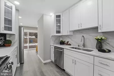 20 Stockton Road, Kendall Park, NJ 08824 - Photo 17