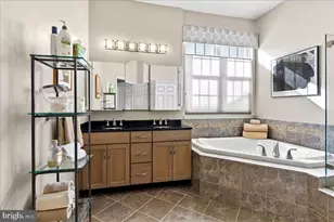 38 Edgemere Dr, Kendall Park, NJ 08824 - Photo 31