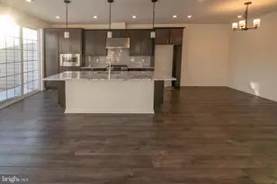 601 Charleston Dr, Monroe Township, NJ 08831 - Photo 7