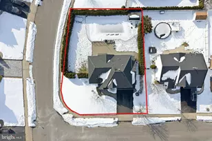 1 Edinburg Cir, Matawan, NJ 07747 - Photo 3