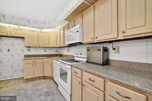 3 Surrey Ct, Monroe Township, NJ 08831 - Photo 11