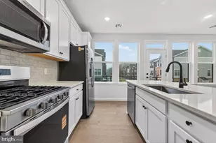 505 Sadie Cir, New Brunswick, NJ 08901 - Photo 7