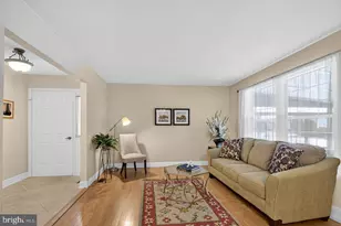 17 George Washington Dr, Monroe Township, NJ 08831 - Photo 5