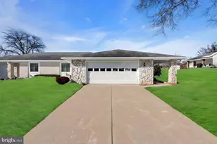 165 Belmar Rd, Monroe Township, NJ 08831 - Photo 1