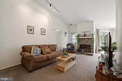 4073 Bayberry Court Court #4073, Monmouth Junction, NJ 08852 - Photo 5