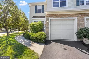 101 Dahlia Cir, Dayton, NJ 08810 - Photo 3