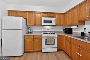 1332 Fernwood Ct, New Brunswick, NJ 08901 - Photo 9