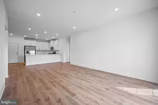 29101 Radford, Monroe Township, NJ 08831 - Photo 5