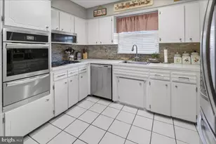 7 James Ave, Kendall Park, NJ 08824 - Photo 11