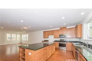 13 Bond St, North Brunswick Township, NJ 08902 - Photo 5