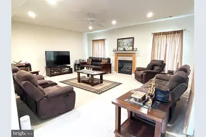 7 Beryl Court Court, Kendall Park, NJ 08824 - Photo 3