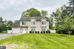 7 Beryl Ct Ct, Kendall Park, NJ 08824 - Photo 1