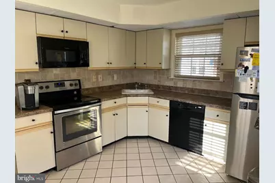 27 Benjamin Franklin Drive, Monroe Township, NJ 08831 - Photo 5