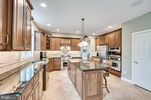 5 Erin Ct, Kendall Park, NJ 08824 - Photo 7