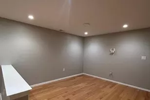 302 Wellington Park Dr, South Brunswick Township, NJ 08540 - Photo 3