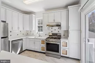 701 Dahlia Cir, Dayton, NJ 08810 - Photo 15