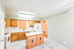 1 Rutland Ln, Monroe Township, NJ 08831 - Photo 5