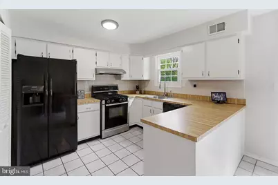 69 Jefferson Drive, Spotswood, NJ 08884 - Photo 11