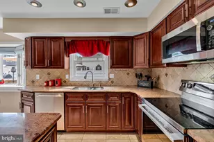 23 N Rhoda St, Monroe Township, NJ 08831 - Photo 15