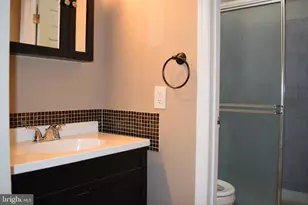 6062 Cedar Ct, Monmouth Junction, NJ 08852 - Photo 17
