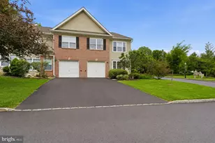101 Wellington Park Dr, Princeton, NJ 08540 - Photo 3