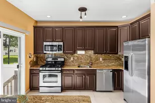 804 Dahlia Cir, Dayton, NJ 08810 - Photo 15