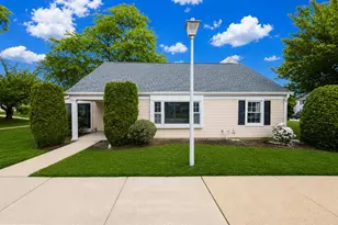 243 Mayflower Way, Monroe Township, NJ 08831 - Photo 3