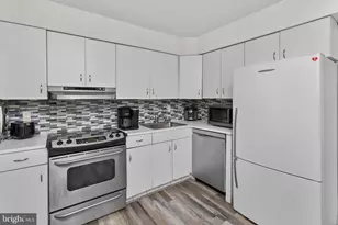 323 Gills Ln, Iselin, NJ 08830 - Photo 9