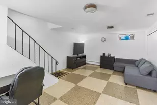 323 Gills Ln, Iselin, NJ 08830 - Photo 27