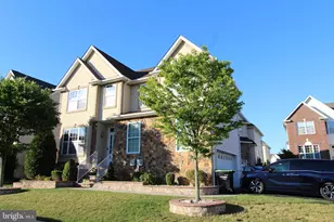 404 Morning Glory Dr, Monroe Township, NJ 08831 - Photo 3