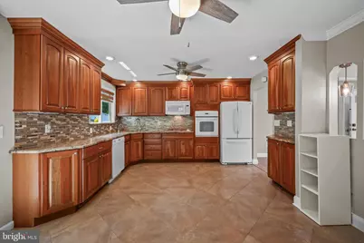 16 Venus Road, South Amboy, NJ 08879 - Photo 9