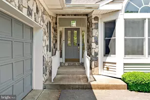 22 Boxwood Dr, Princeton, NJ 08540 - Photo 3