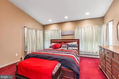 4 Taylor Drive, New Brunswick, NJ 08901 - Photo 15