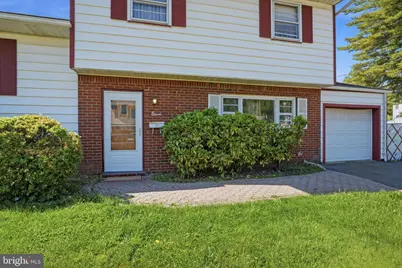 11 Reo Court, Colonia, NJ 07067 - Photo 3