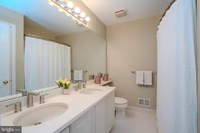 94 Providence Boulevard, Kendall Park, NJ 08824 - Photo 47