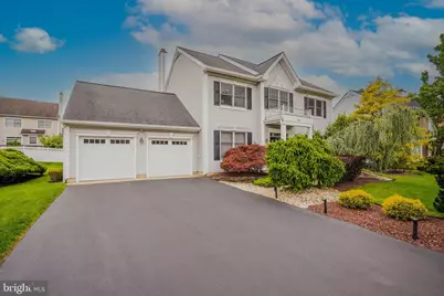 94 Providence Boulevard, Kendall Park, NJ 08824 - Photo 3
