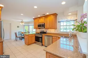 26 Kinglet Dr South S, Cranbury Township, NJ 08512 - Photo 15