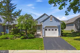9 Patrick Henry Ct, Monroe Township, NJ 08831 - Photo 1