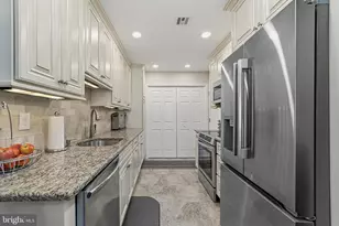 297 Yardley Dr, Monroe Township, NJ 08831 - Photo 9