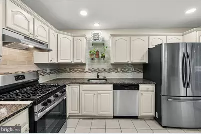 8 Henry Court, Plainsboro Township, NJ 08536 - Photo 5
