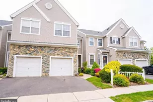 704 Dahlia Cir, Dayton, NJ 08810 - Photo 5